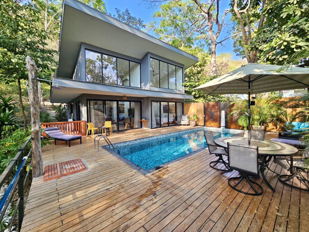 Pool & Deck
