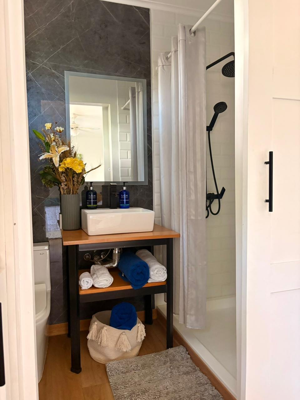 bathroom2