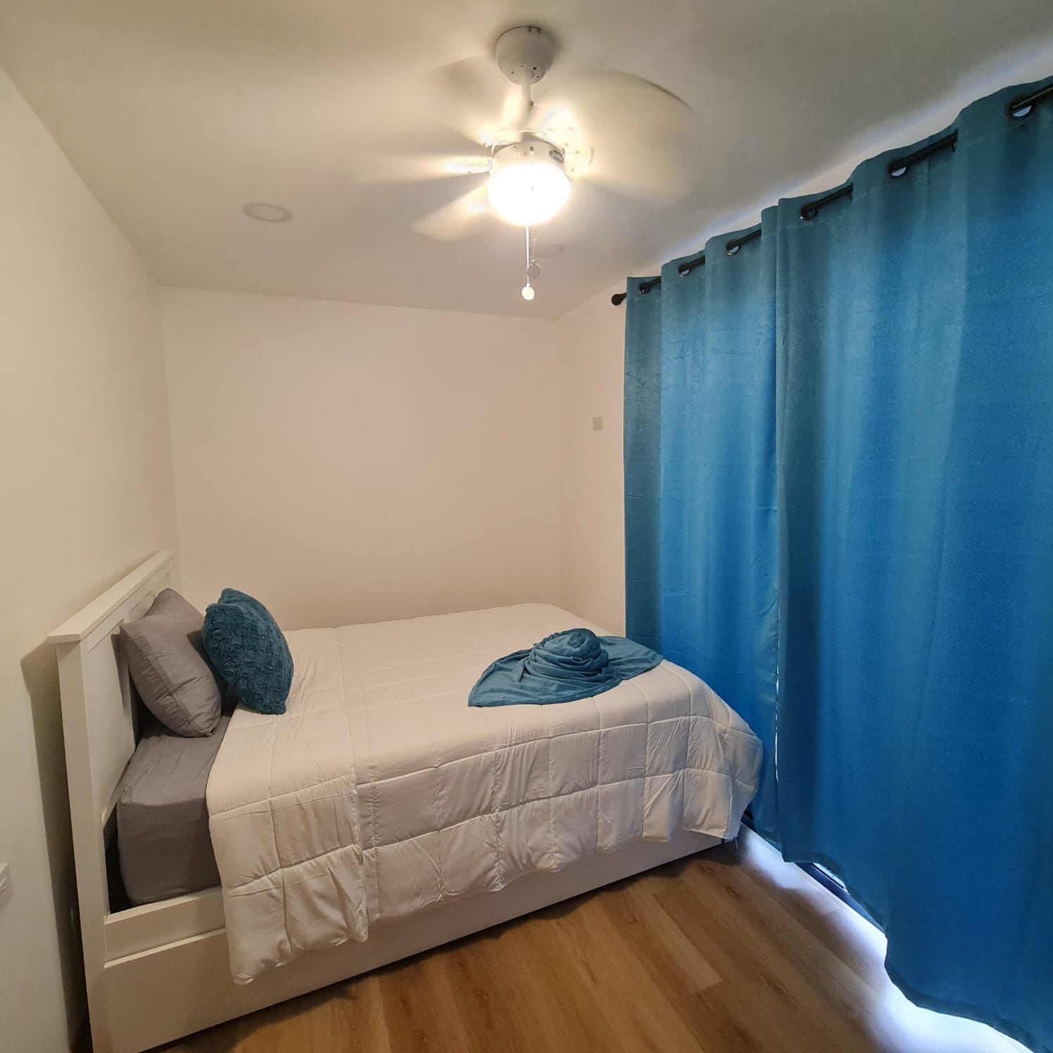 queen bed